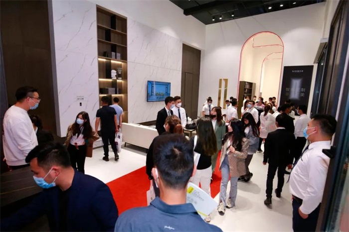 新標家居全新一體化高端展館，獨樹一幟，閃耀全場！(圖2)